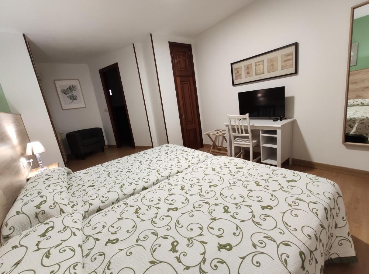 Hostal-Restaurante Paris Forcarei Bagian luar foto